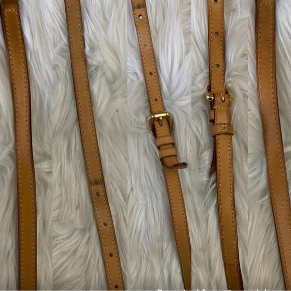Louis Vuitton - Picture 6 of 9